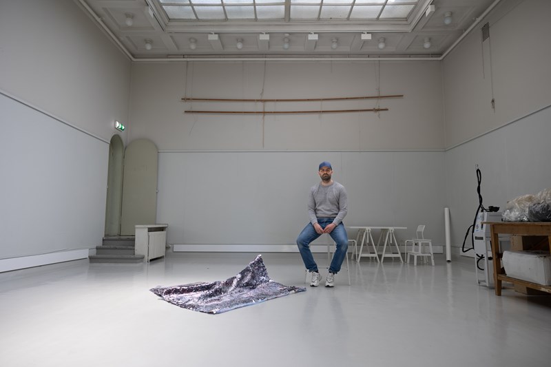 Admir Batlak at work in Munchs studio at Ekely, with his installation for the SOLO OSLO exhibition. 