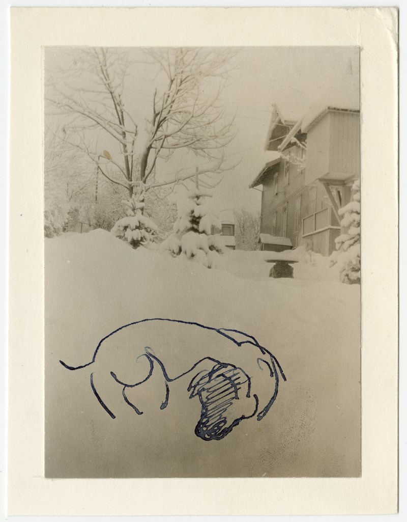 Edvard Munch: Ekely i snø, fasaden sett mot øst II. Fotografi med tegning, 1927. Foto © Munchmuseet